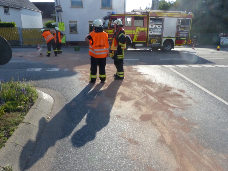 Ölspur durch ein Pannenfahrzeug